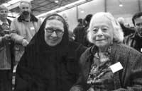 Участницы конгресса: монахиня Марта и Элизабет Бер-Сижель, автор ряда книг о роли женщин в Церкви